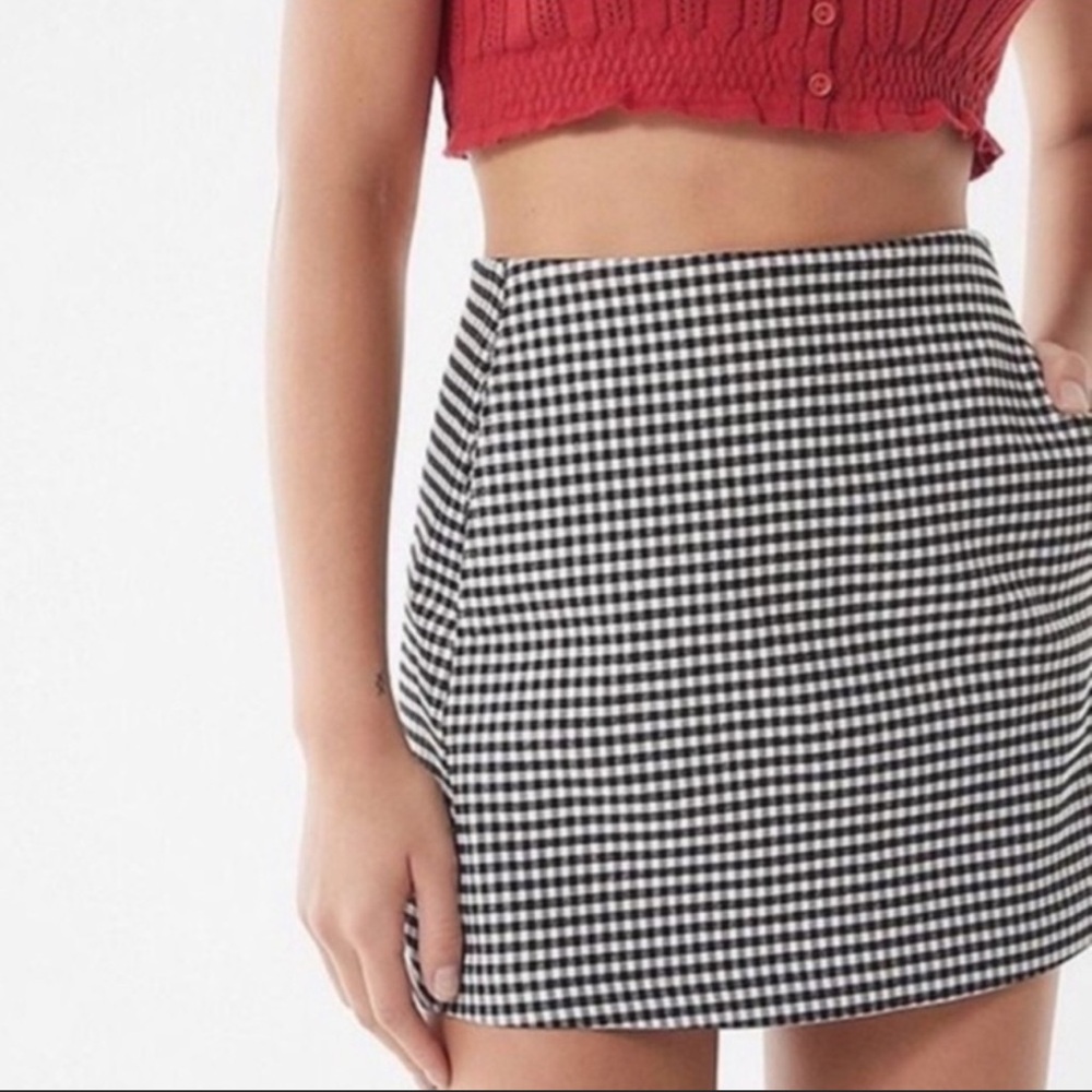 Urban Outfitters Gingham Plaid Black and White mini skirt with pockets